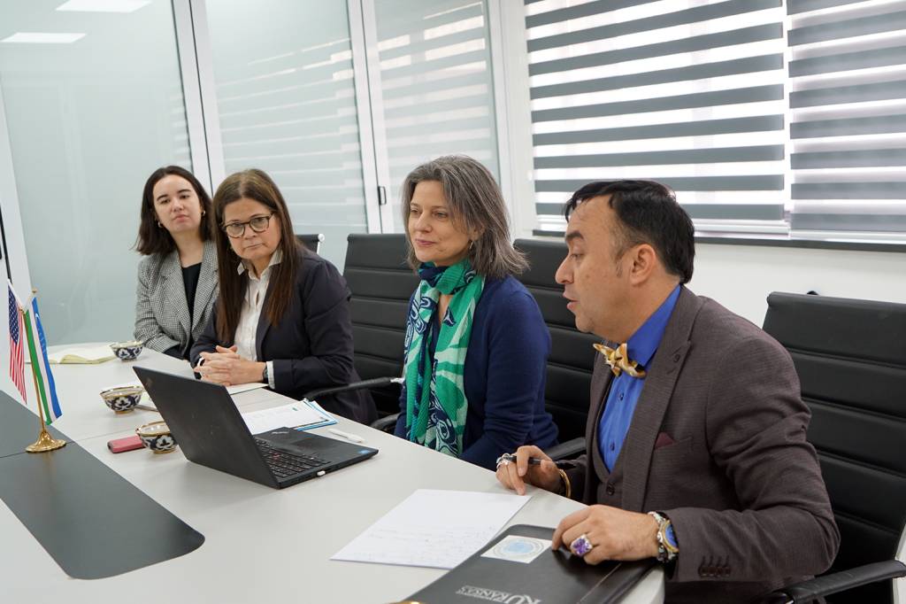 OKMK mutaxassislari ingliz tiliga o‘qitiladi