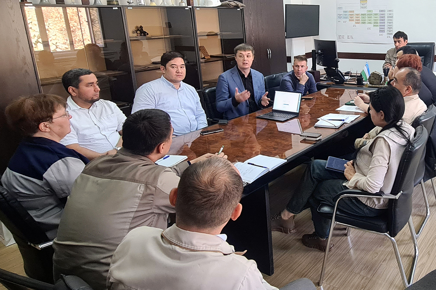 Обсуждены вопросы внедрения интеллектуальных цифровых роботов