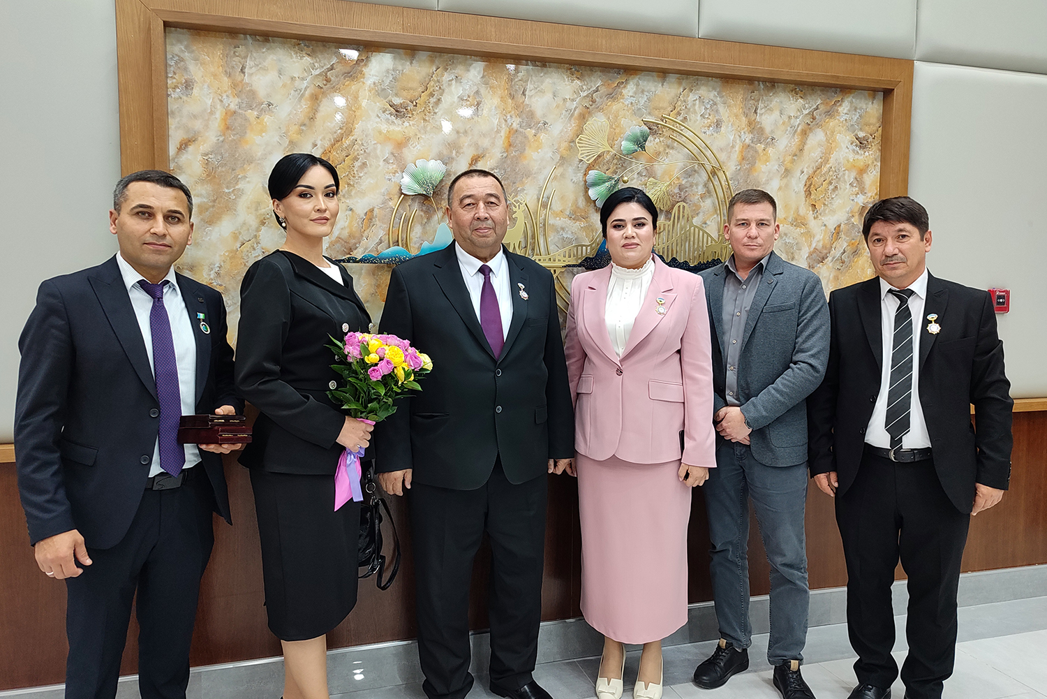 Nemis porno yulduzi beeshine porno Dunyo boylab onlayn veb-kamera porno