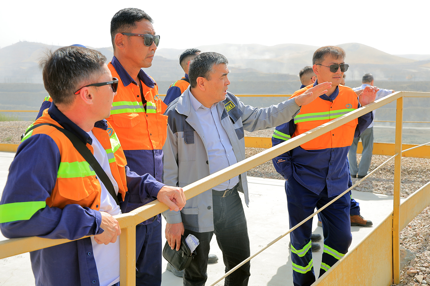 Специалисты из Монголии проходят стажировку на АГМК