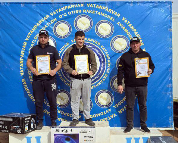 Мотокроссмены АГМК начали сезон с победы