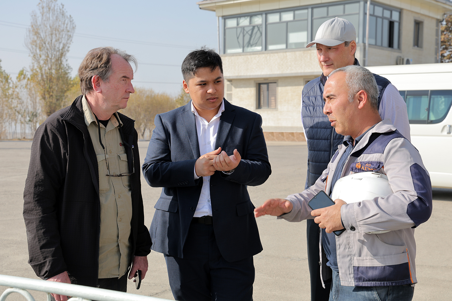 Представители американских компаний посетили АГМК