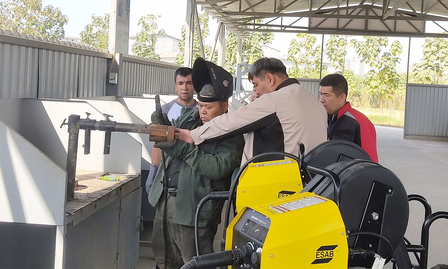 АГМК запускает программу переподготовки сварщиков